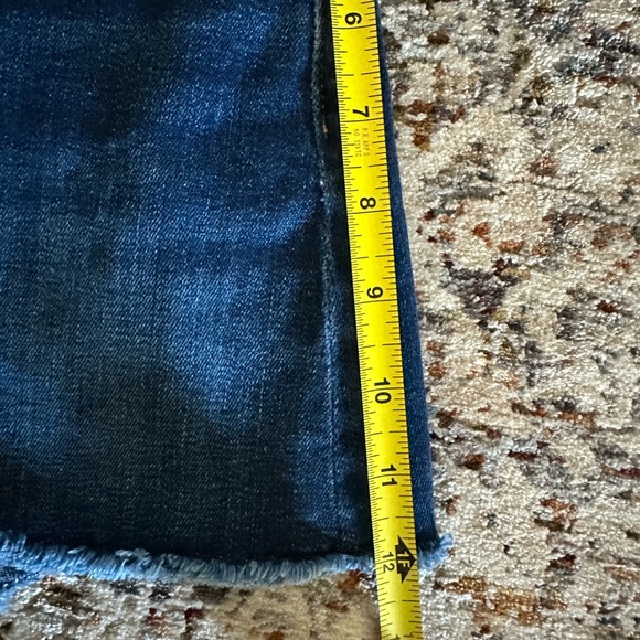7 For All Mankind, High Rise, Frayed Jean Shorts New Condition - Picture 8 of 10